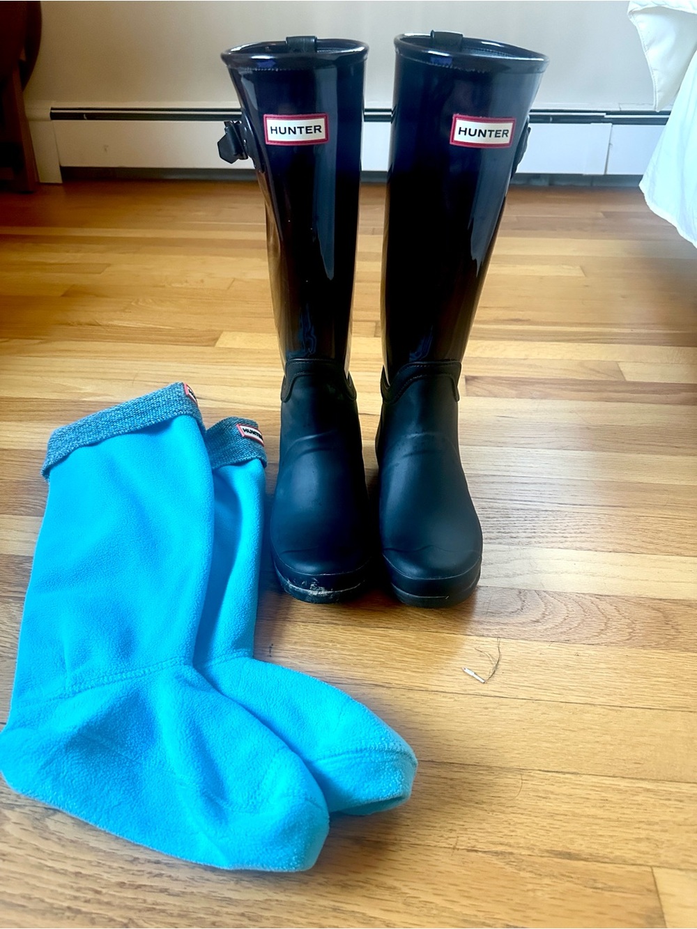 Hunter Women's Tall Black Gloss Rain Boots and liner socks